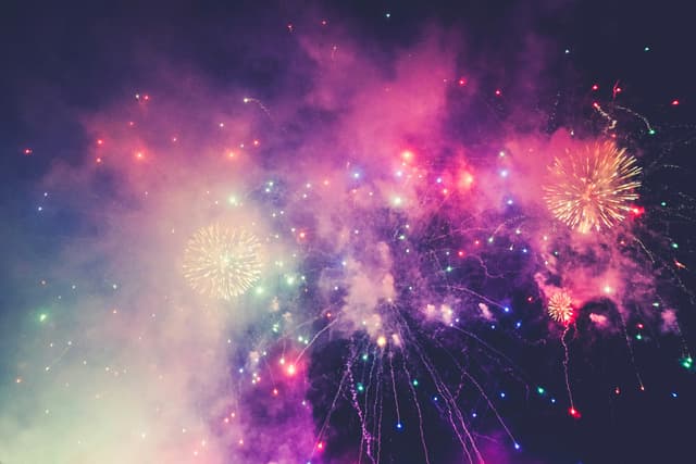 Buy Crackers Online for Easy and Hassle-Free Celebrations